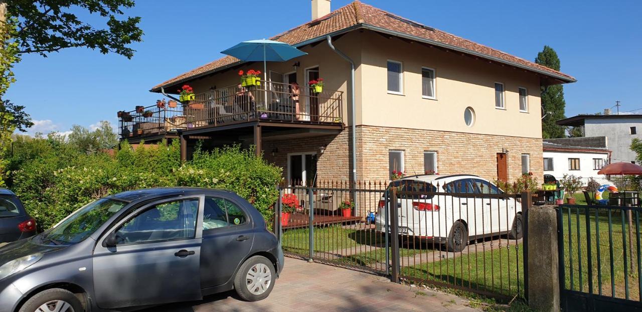Wellapartman Zamárdi Zewnętrze zdjęcie